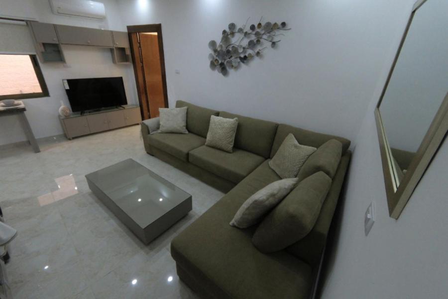 Executive Apartment *