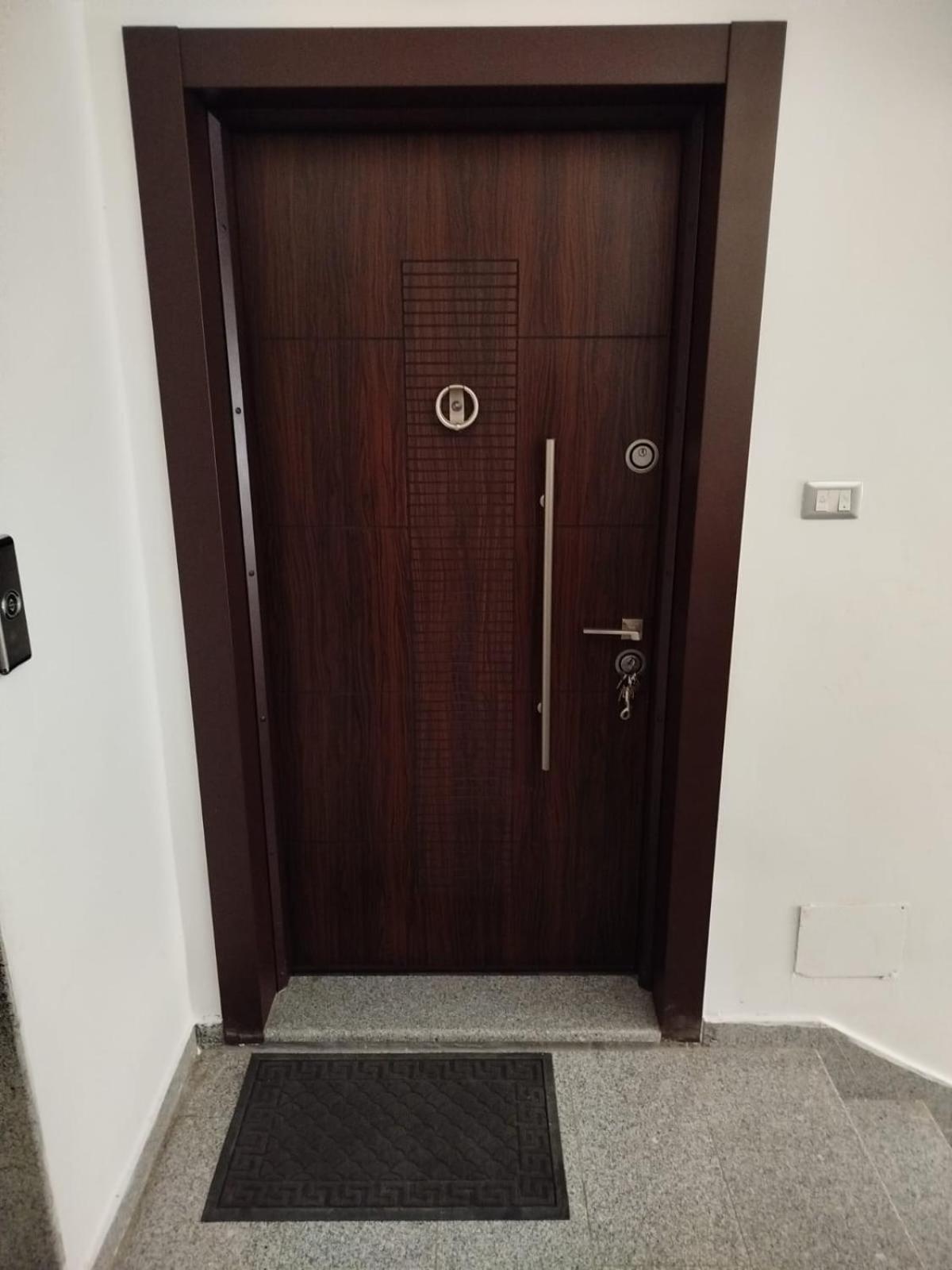 Executive Apartment *