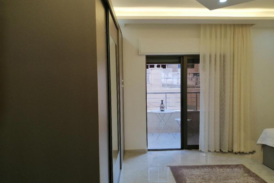 Executive Apartment *